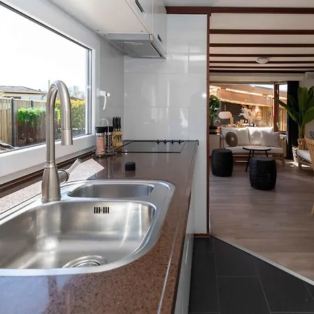 Chalet Included Boat *