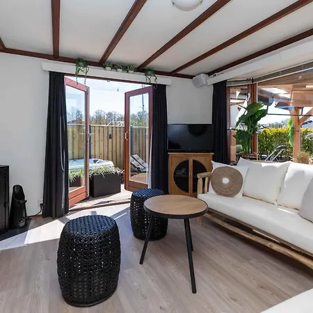 Casa vacanze Chalet Included Boat